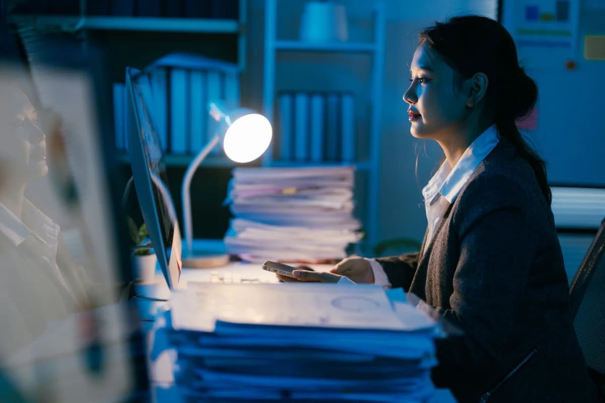 ทวงคืนเวลาชีวิตให้นักบัญชี! สิ้นเดือนไม่ต้องอดนอน แค่ 1 นาทีก็เคลียร์ "รายงานภาษีซื้อ-ขาย-หัก ณ ที่จ่าย" จบได้